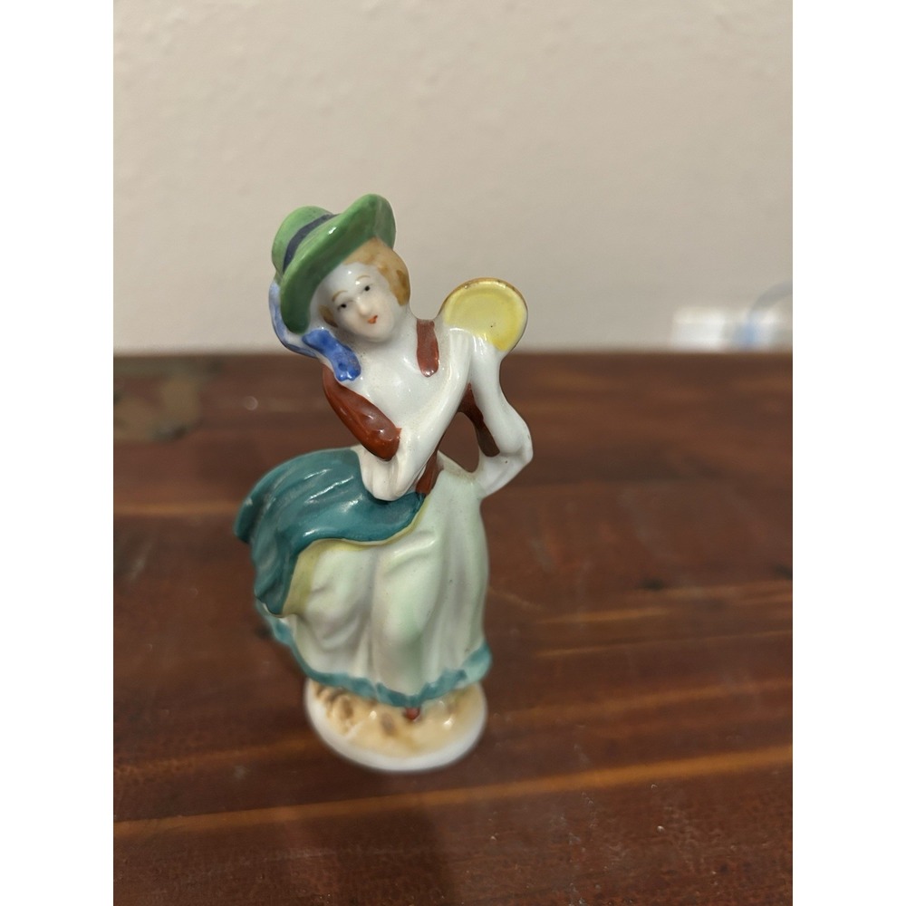 1945-46 Porcelain‎ Figurine of Woman w/ Tambourine Made in Occupied Japan *